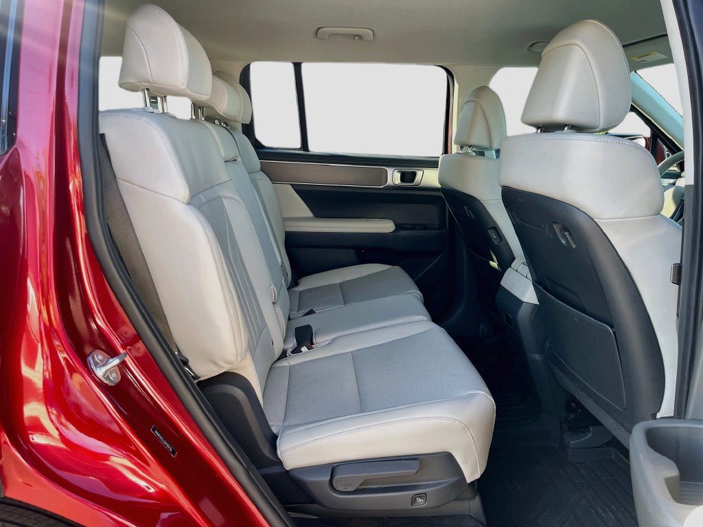 Used 2025 Hyundai Santa Fe SEL FWD image 26