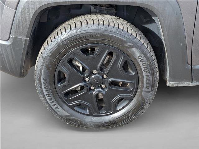 Used 2018 Jeep Renegade Trailhawk image 9