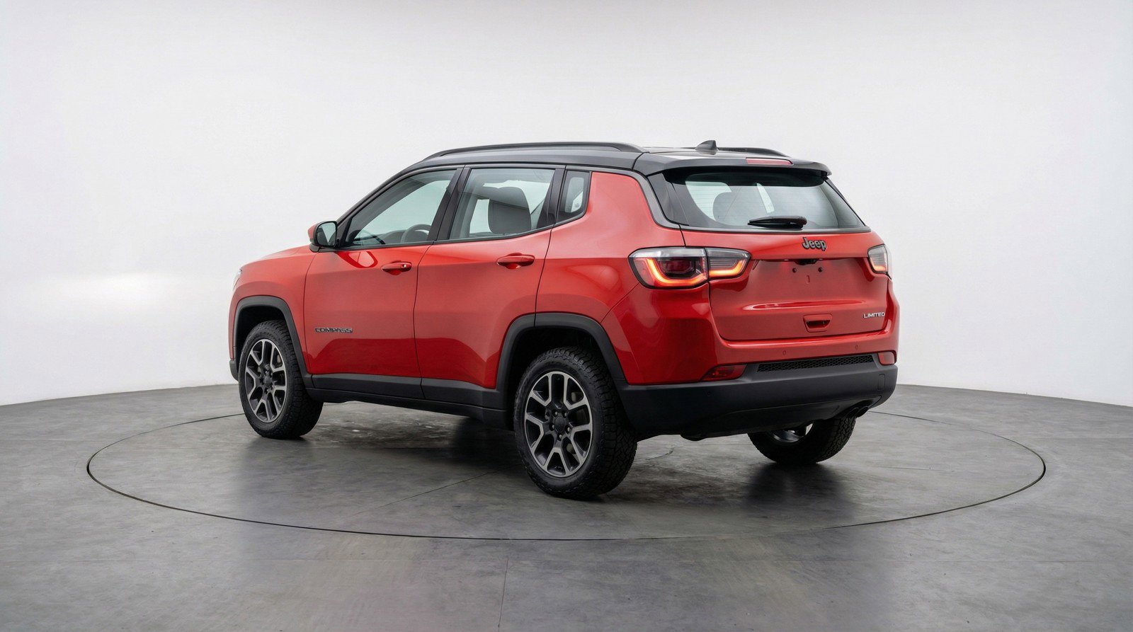Used 2025 Jeep Compass Trailhawk image 6
