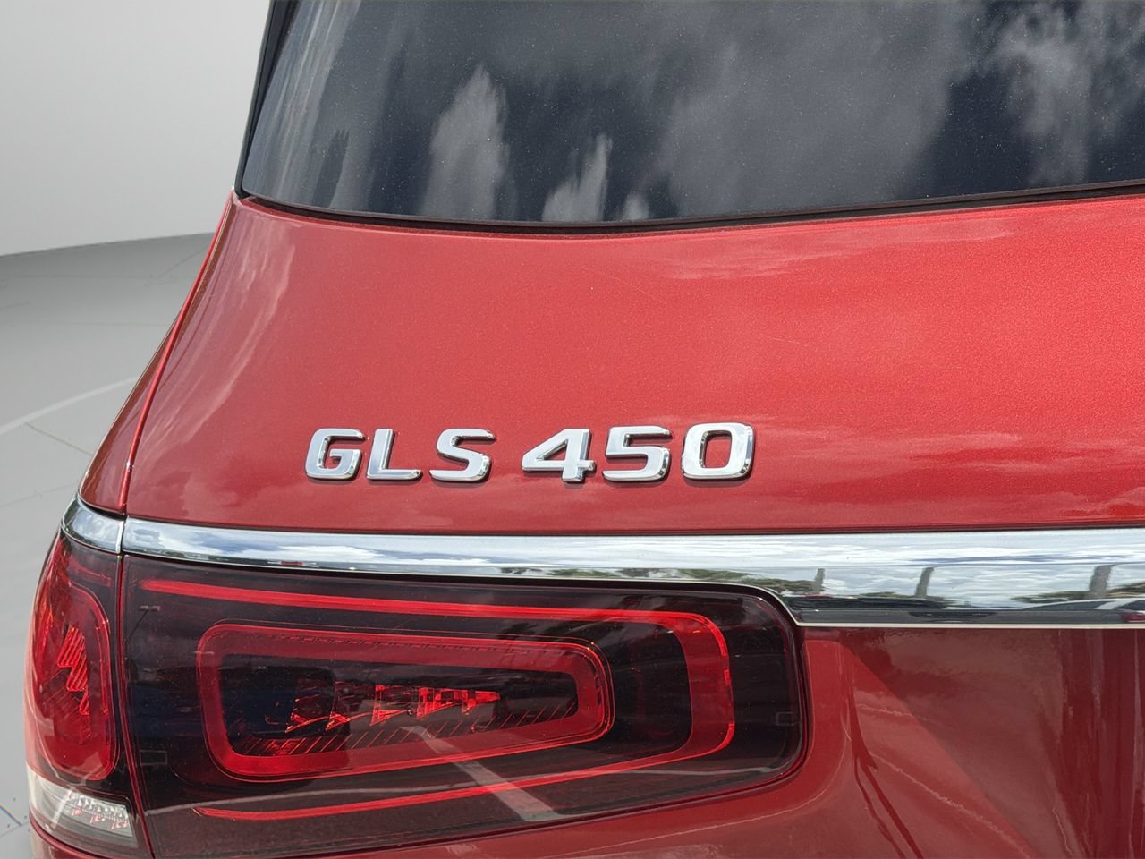 Used 2023 Mercedes-Benz GLS 450 4MATIC image 10
