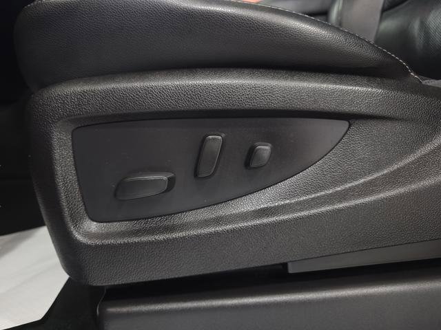 Used 2016 Chevrolet Suburban LTZ AWD/4WD image 13