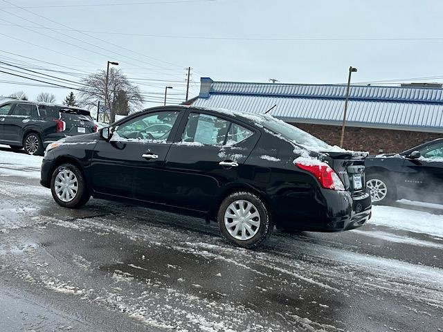 Used 2018 Nissan Versa SV image 5