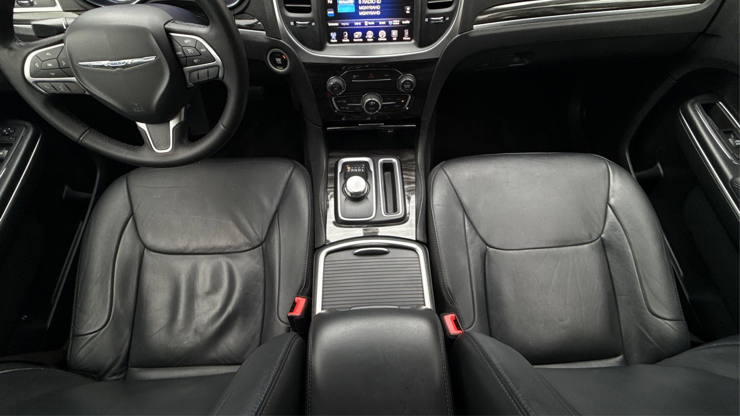 Used 2015 Chrysler 300 Limited RWD image 14