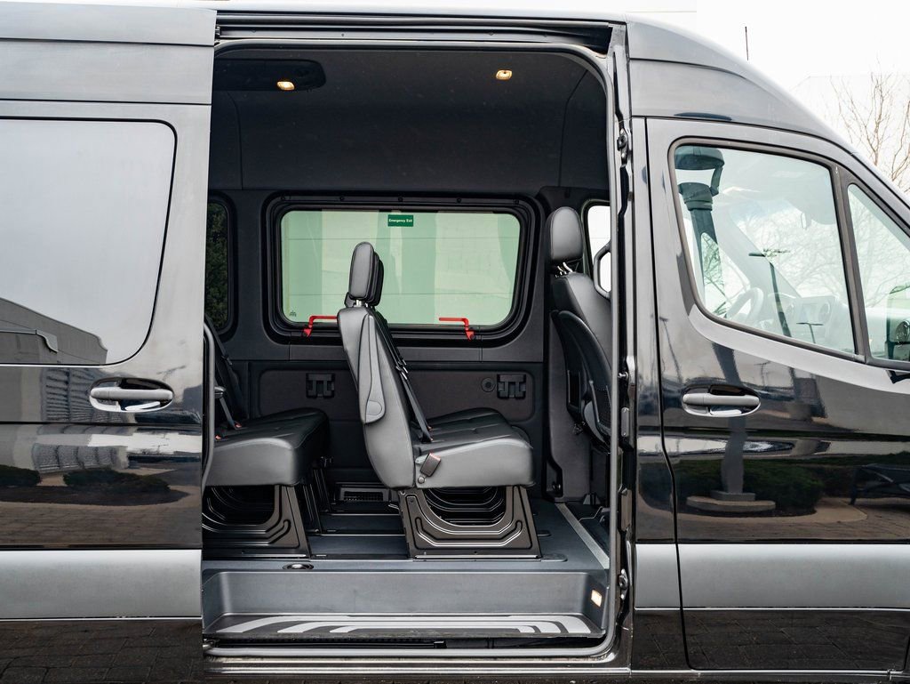 Used 2023 Mercedes-Benz Sprinter 2500 image 40