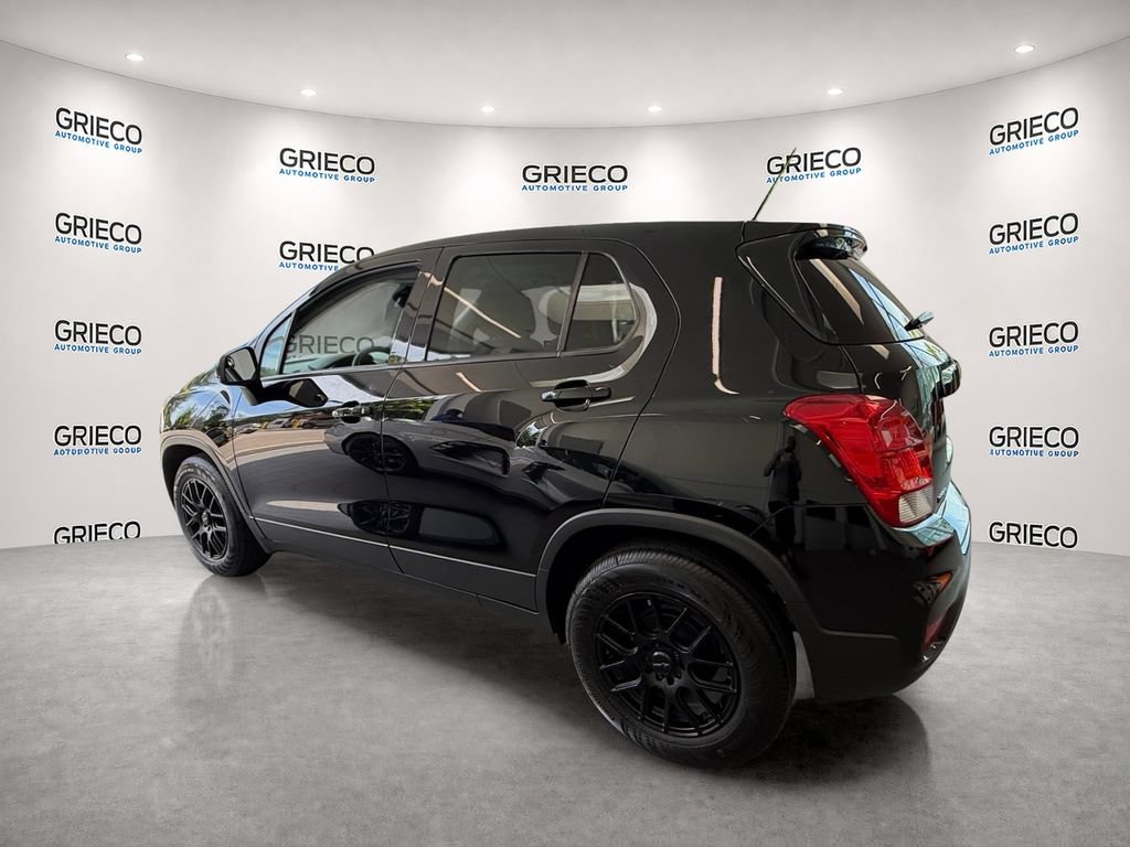 Used 2022 Chevrolet Trax LS w/ Tint and Cruise Package FWD image 5