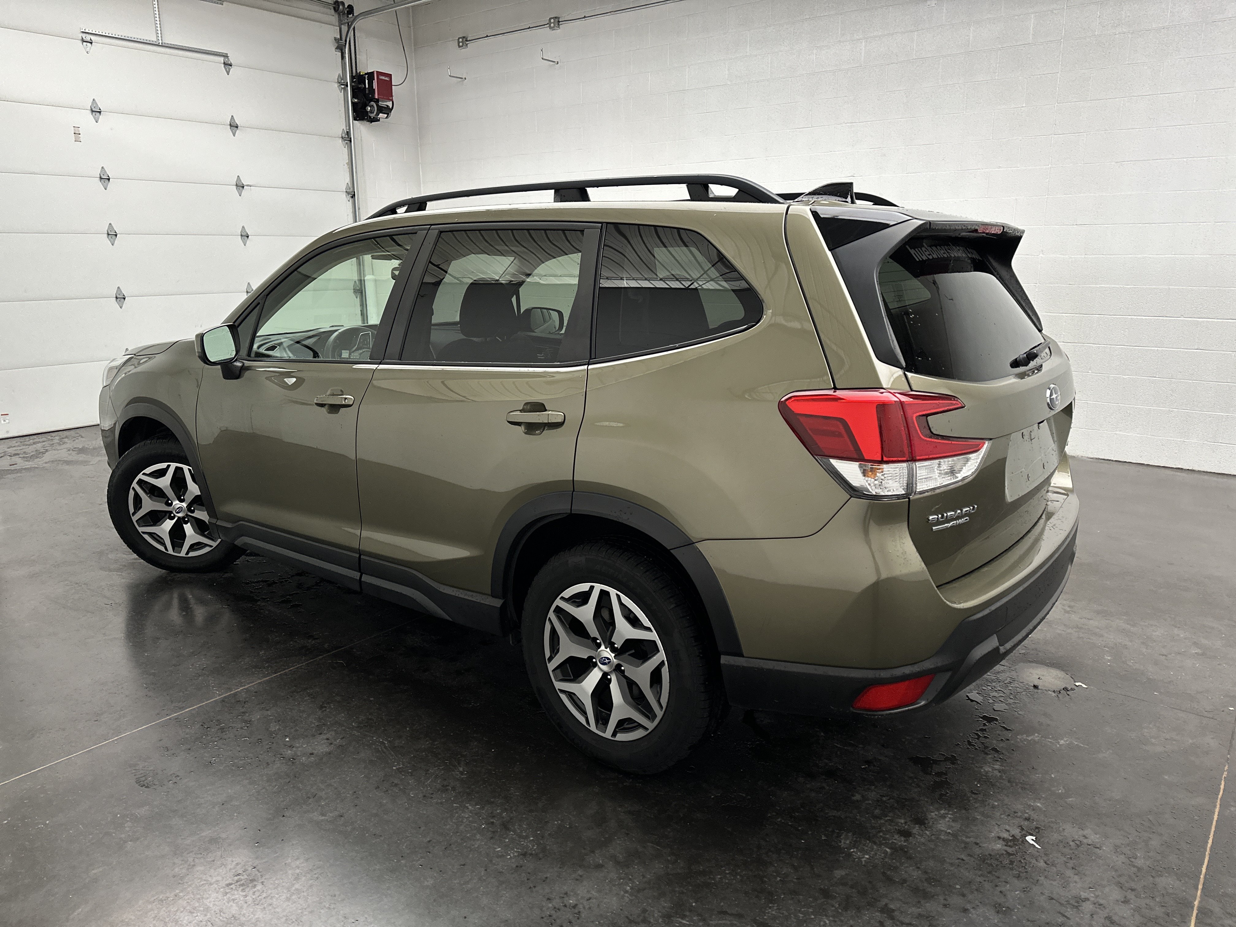 Used 2024 Subaru Forester Premium AWD/4WD image 6