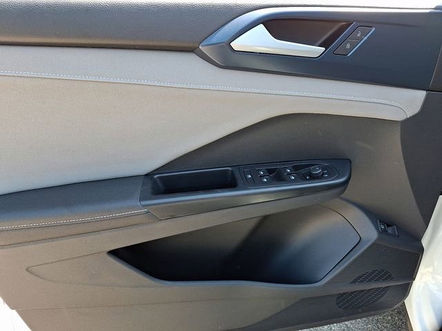 Used 2024 Volkswagen Taos SE FWD image 14