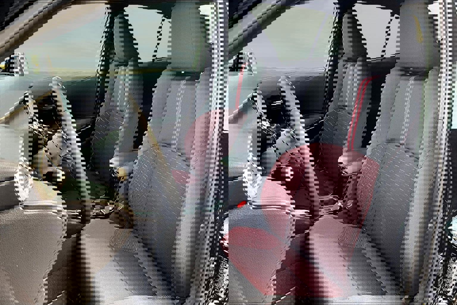 Used 2025 Toyota Corolla SE image 13