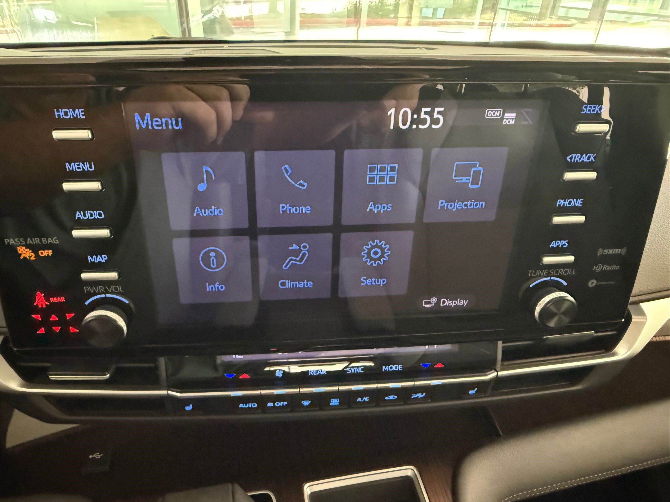 Used 2023 Toyota Sienna XLE FWD image 29