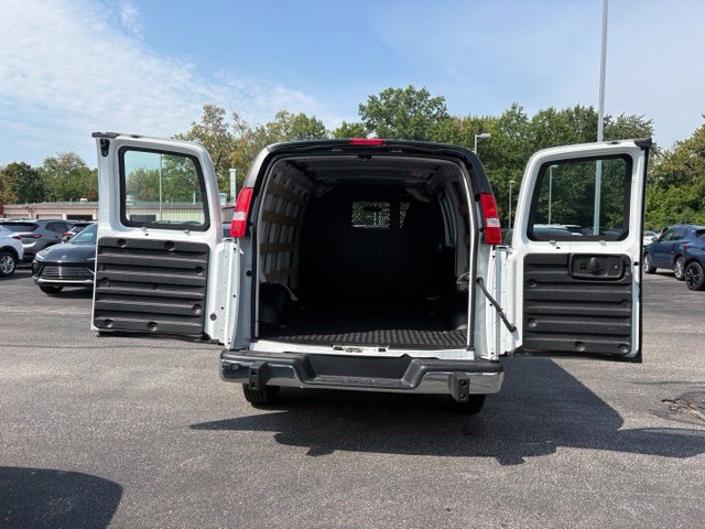 Used 2025 Chevrolet Express 2500 w/ Driver Convenience Package RWD image 9
