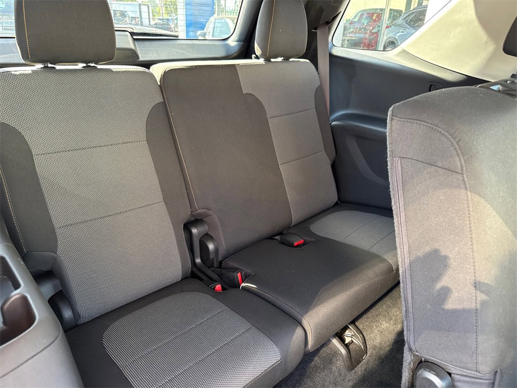 Used 2021 Chevrolet Traverse LS image 18