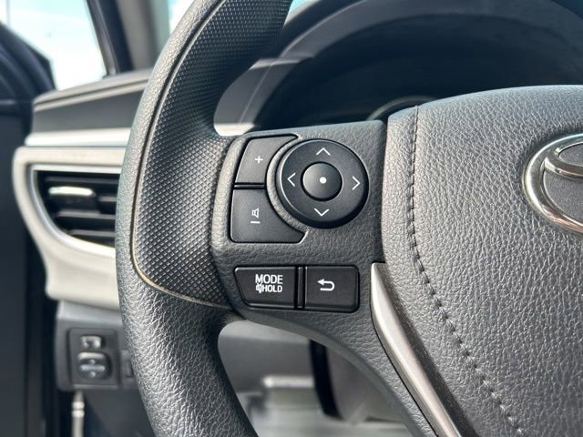 Used 2015 Toyota Corolla LE FWD image 20