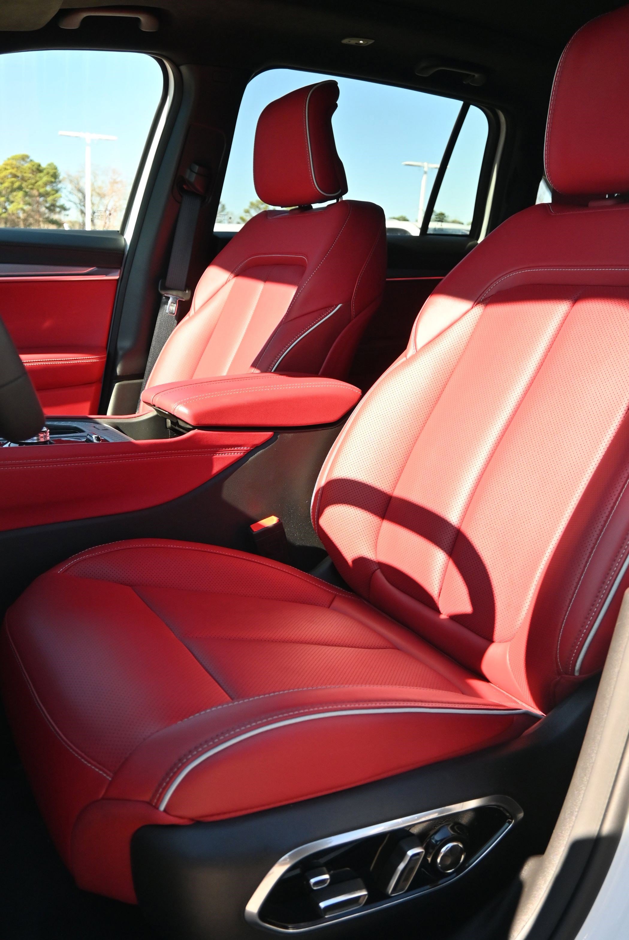 Used 2024 Jeep Wagoneer Launch Edition image 18