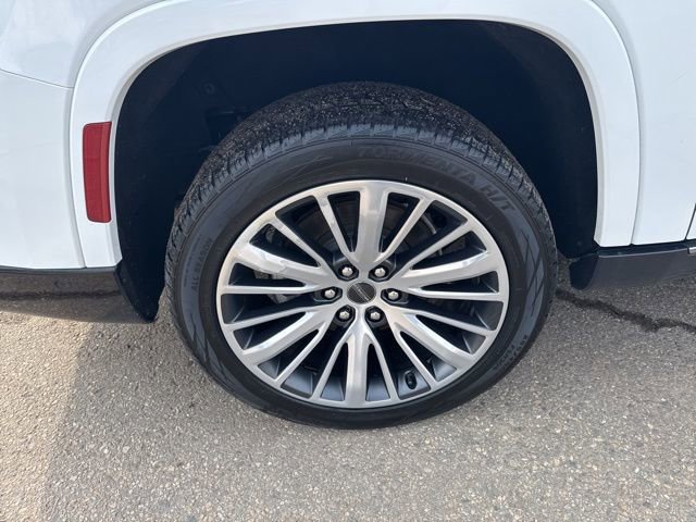 Used 2024 Jeep Grand Wagoneer L Series III image 13