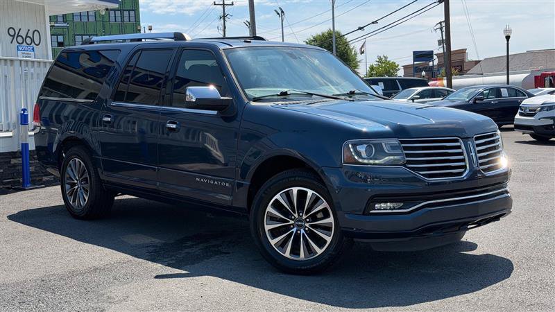 Used 2016 Lincoln Navigator L Select AWD/4WD image 8