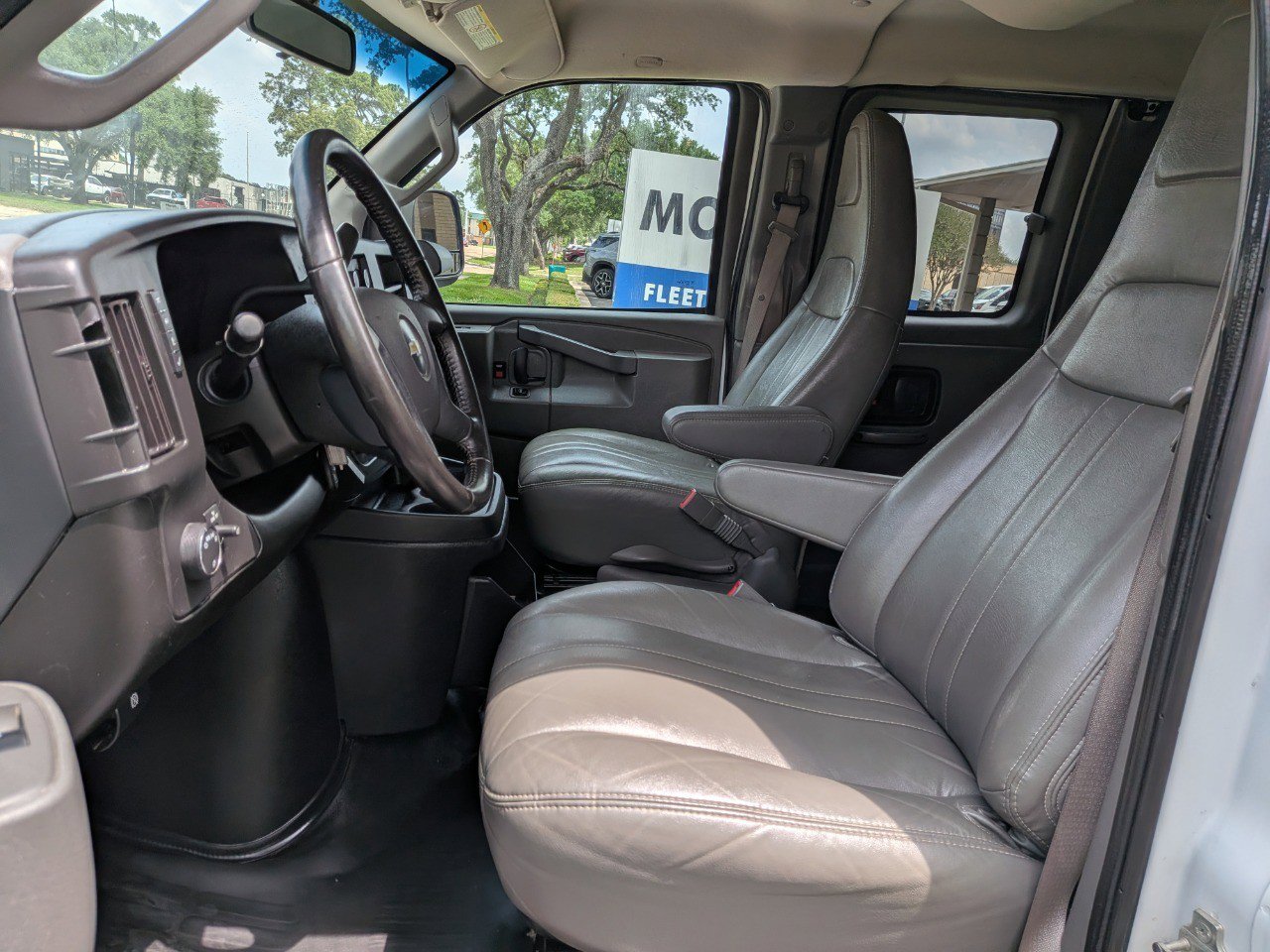 Used 2023 Chevrolet Express 3500 LS RWD image 11