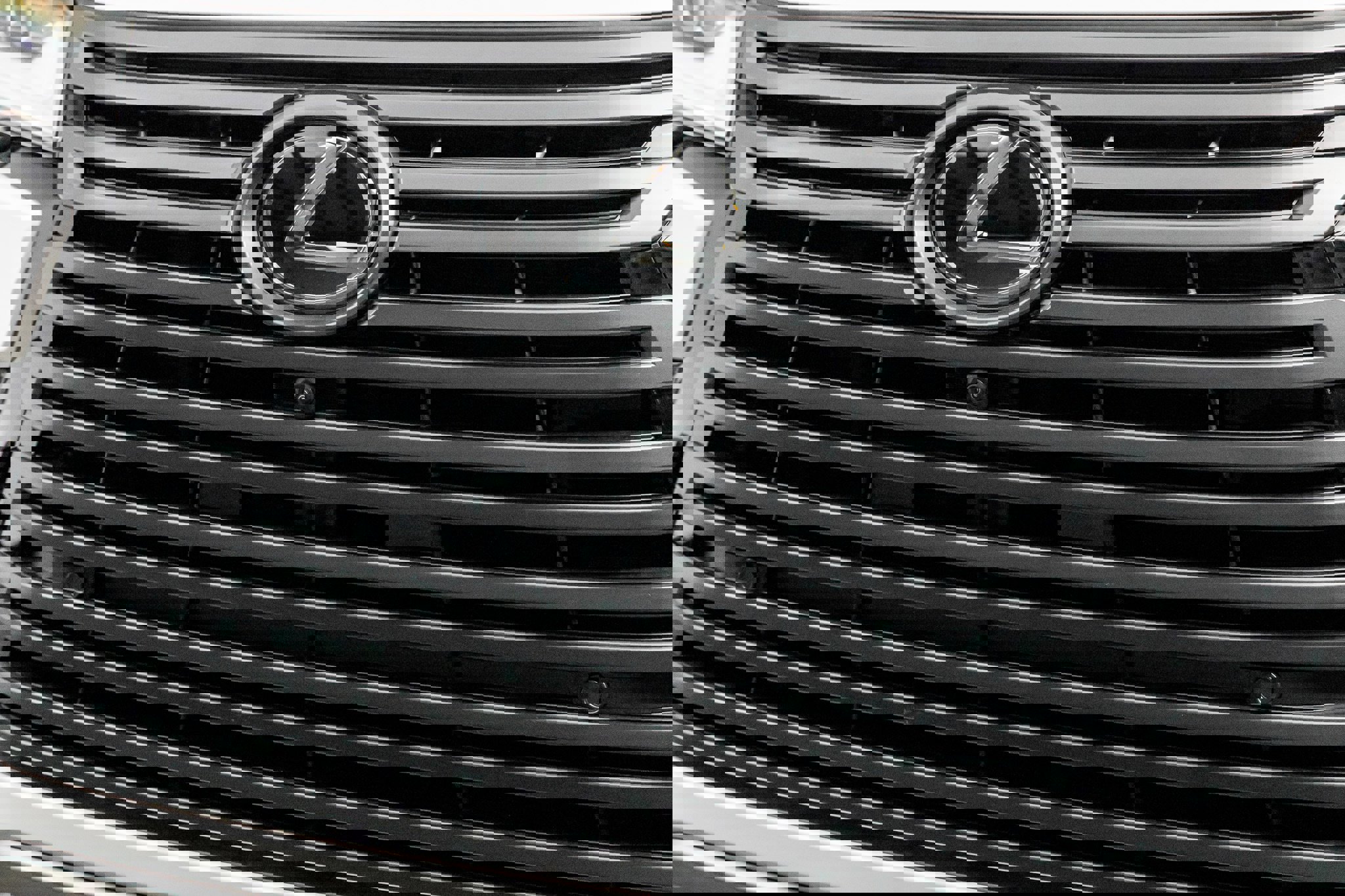 Used 2025 Lexus LX 700h Luxury image 4