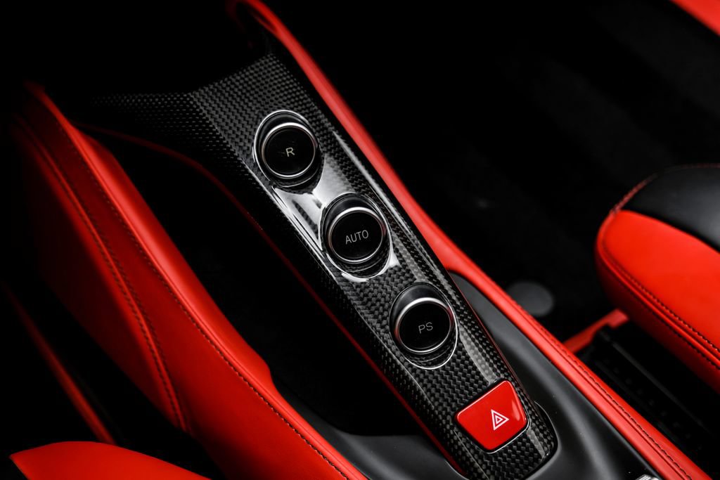 Used 2018 Ferrari 488 Spider RWD image 27