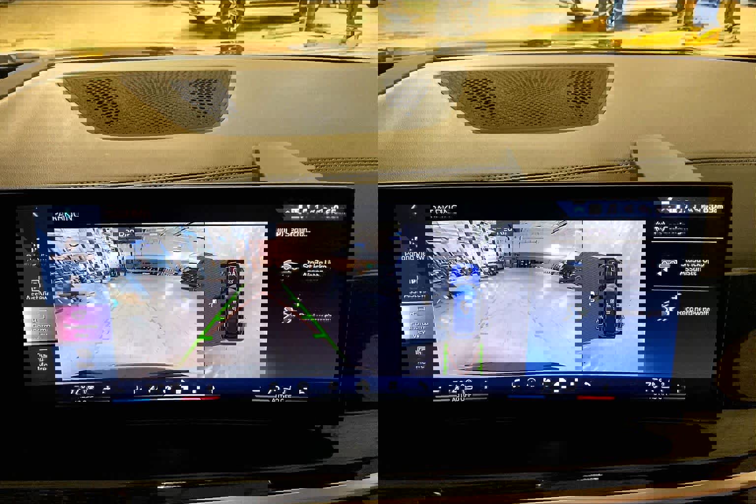 Used 2024 BMW X5 xDrive40i w/ Executive Package image 28