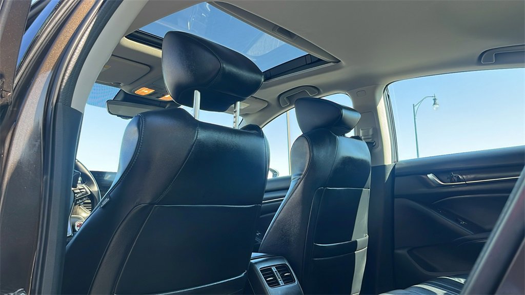 Used 2018 Honda Accord Touring image 40
