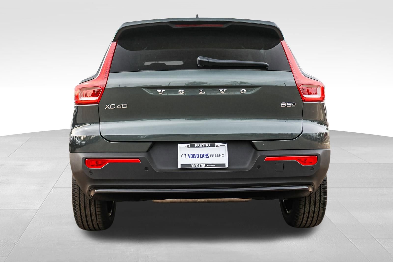 New 2026 Volvo XC40 B5 Core w/ Climate Package image 6