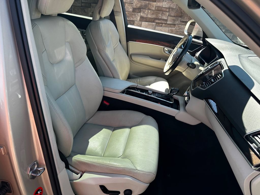 Used 2016 Volvo XC90 T6 Momentum w/ Momentum Plus Package image 25