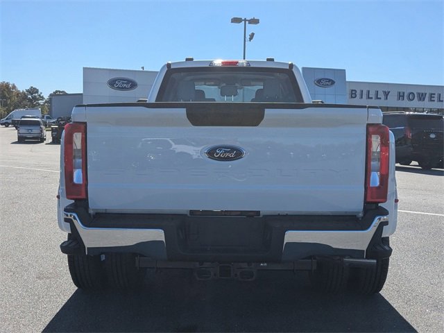 New 2026 Ford F350 4x4 Crew Cab DRW Super Duty image 4