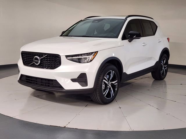 New 2026 Volvo XC40 B5 Core image 1