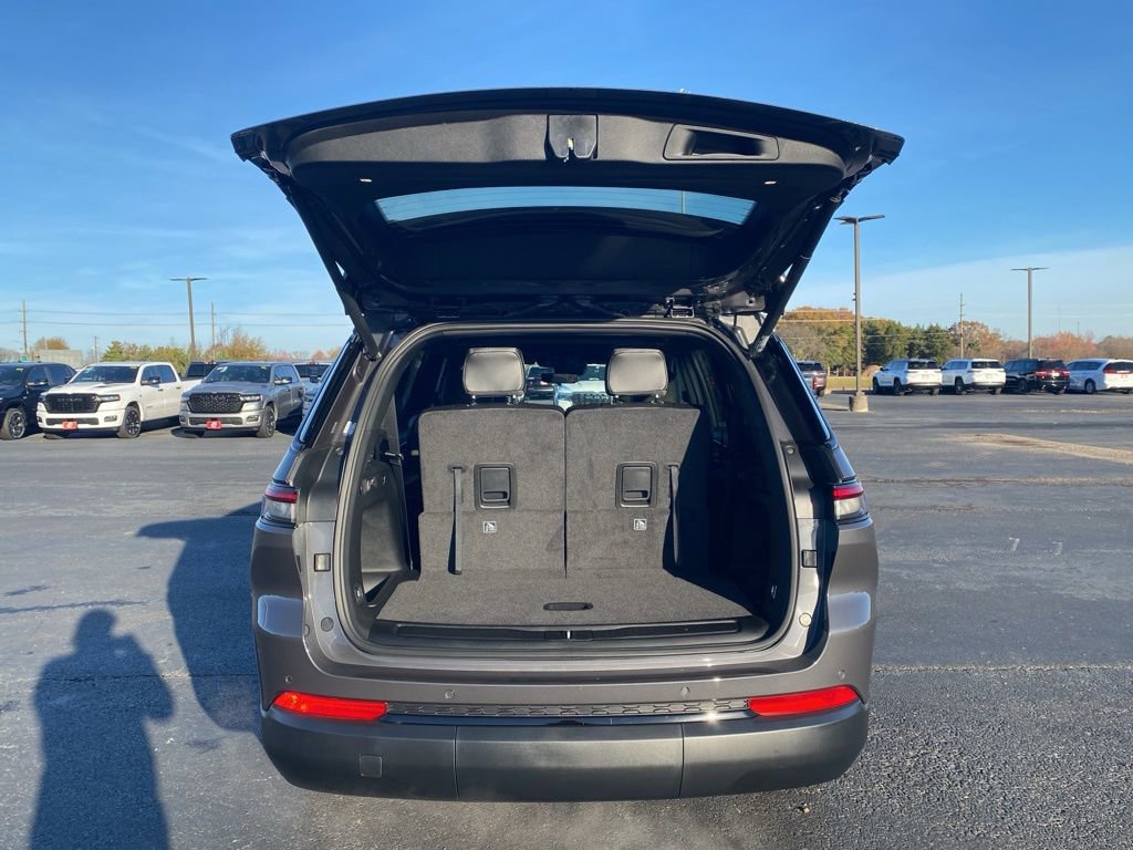 New 2025 Jeep Grand Cherokee L Altitude image 44