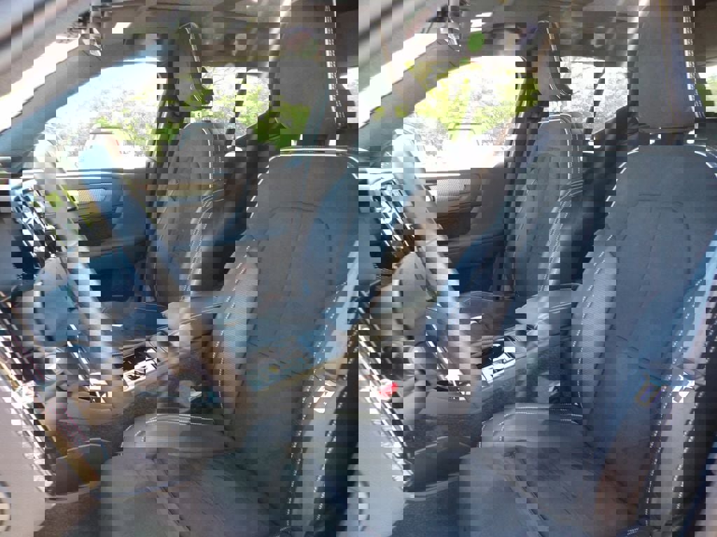 Used 2019 Volvo XC40 T5 R-Design AWD/4WD image 10