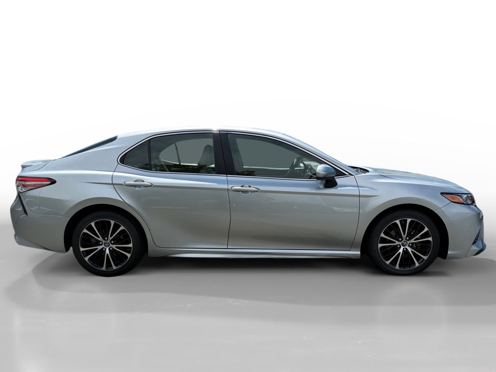 Used 2018 Toyota Camry SE w/ Moonroof Package FWD image 6