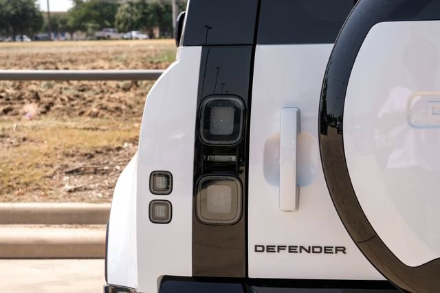 New 2026 Land Rover Defender 110 X-Dynamic SE AWD/4WD image 54