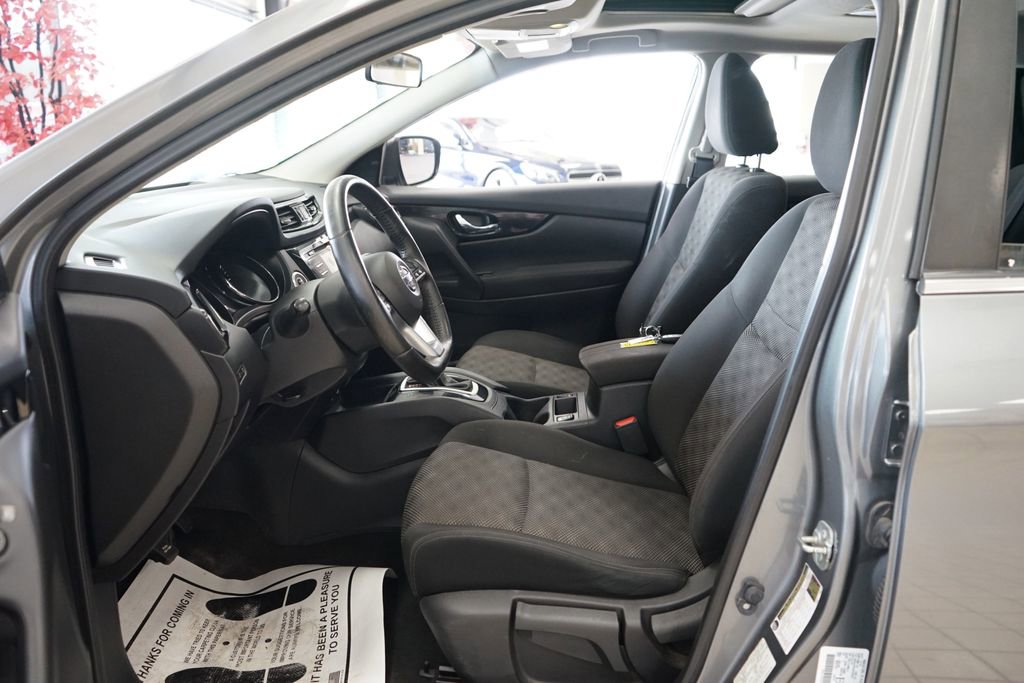 Used 2018 Nissan Rogue Sport FWD image 25