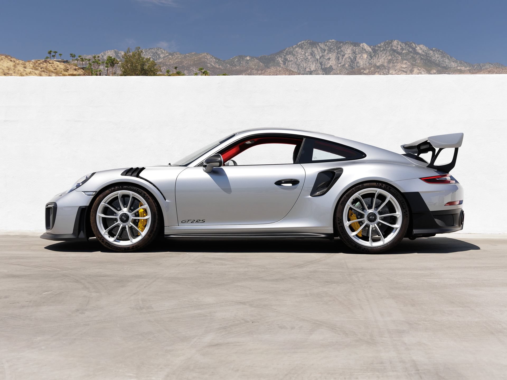 Certified 2018 Porsche 911 GT2 RS RWD image 2