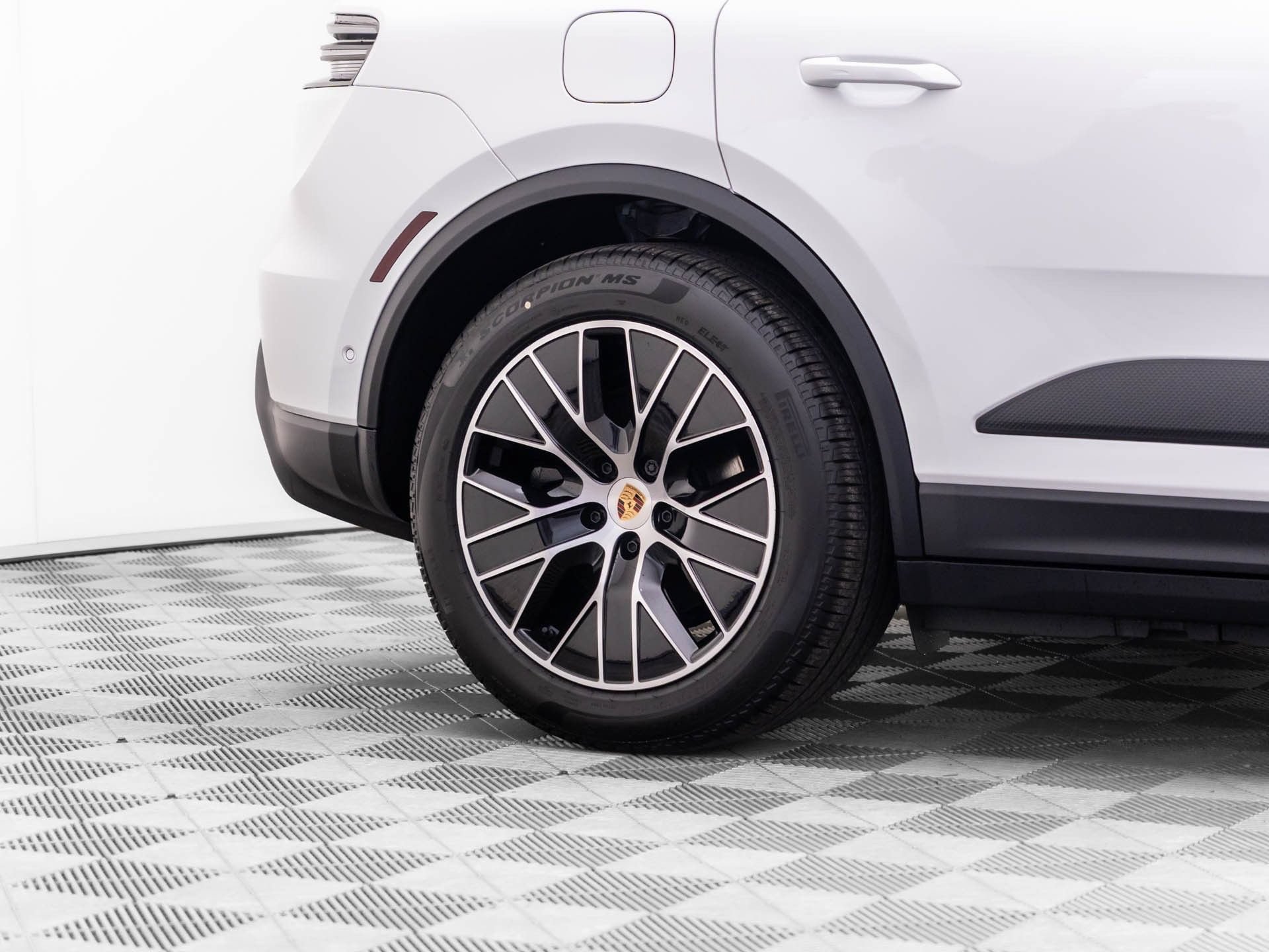 New 2026 Porsche Macan 4 Electric AWD/4WD image 36