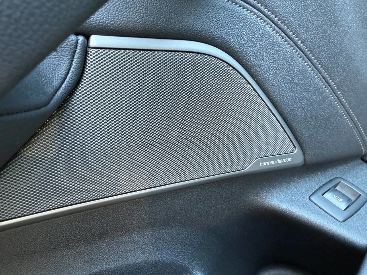 Used 2021 BMW 540i w/ M Sport Package image 23