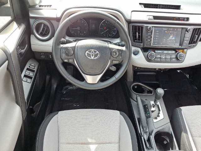 Used 2018 Toyota RAV4 XLE AWD/4WD image 11