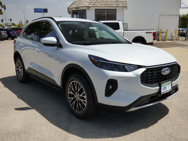 New 2025 Ford Escape SE