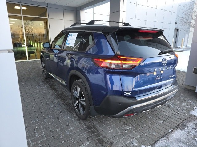 Used 2023 Nissan Rogue SL w/ SL Premium Package image 2