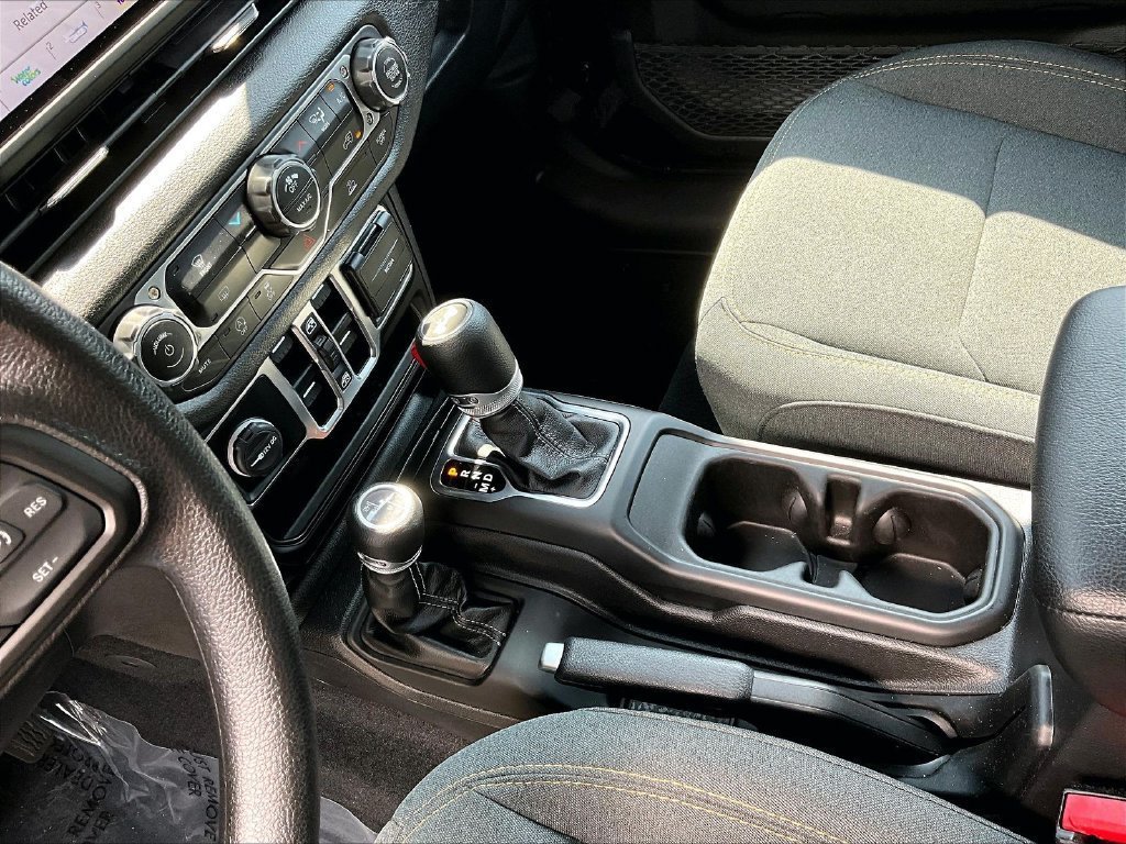 Used 2025 Jeep Wrangler Unlimited Sport AWD/4WD image 14