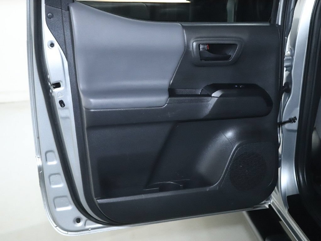 Used 2023 Toyota Tacoma SR AWD/4WD image 13