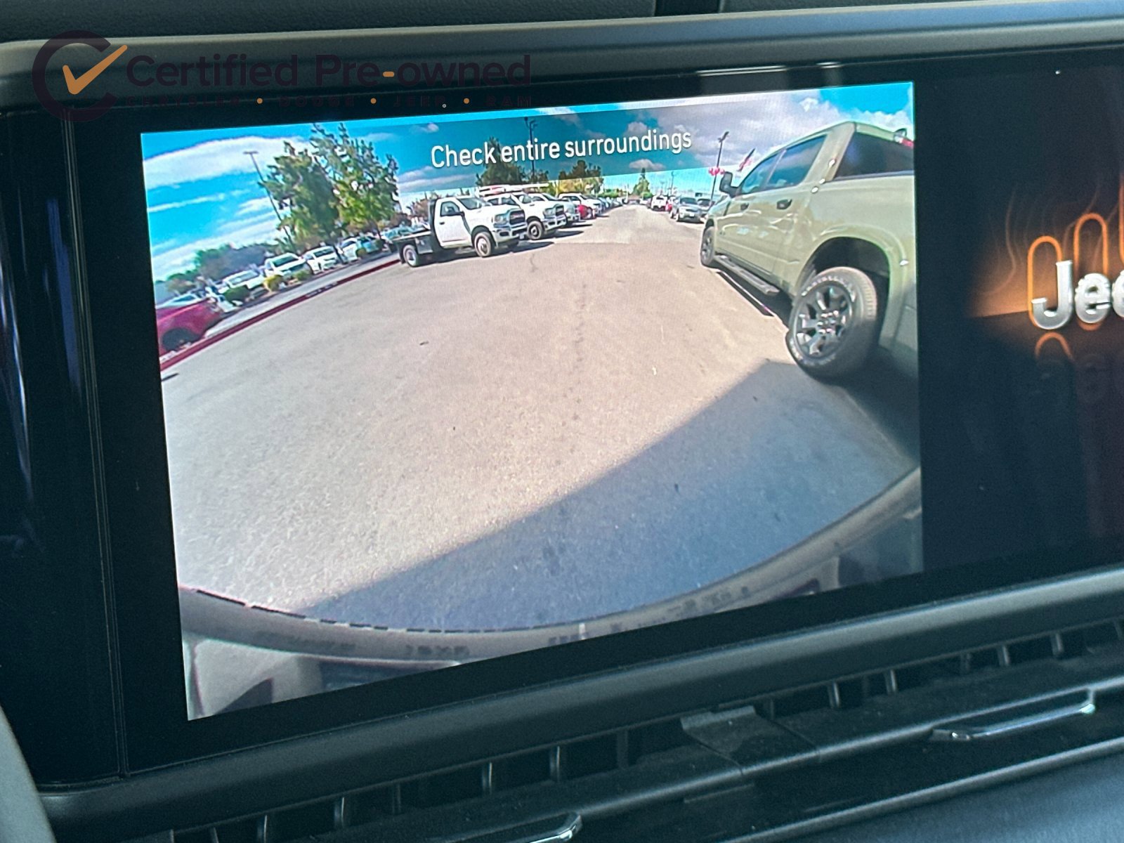 Used 2025 Jeep Wrangler Unlimited Sahara AWD/4WD image 20
