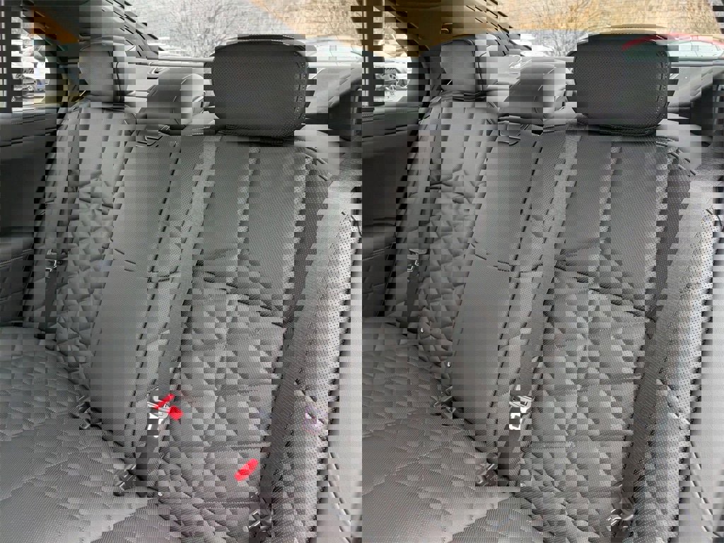 New 2025 BMW 740i xDrive w/ Premium Package image 24