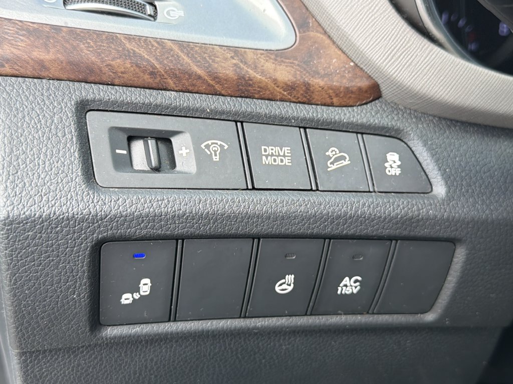 Used 2017 Hyundai Santa Fe FWD image 34