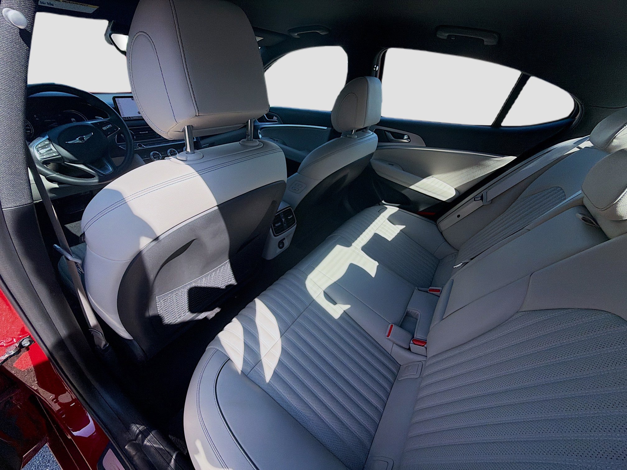 Used 2022 Genesis G70 3.3T image 26