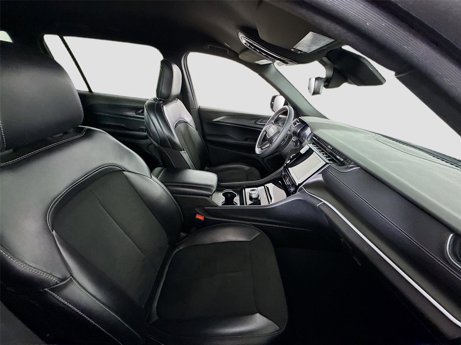 Used 2024 Jeep Grand Cherokee L Laredo image 22