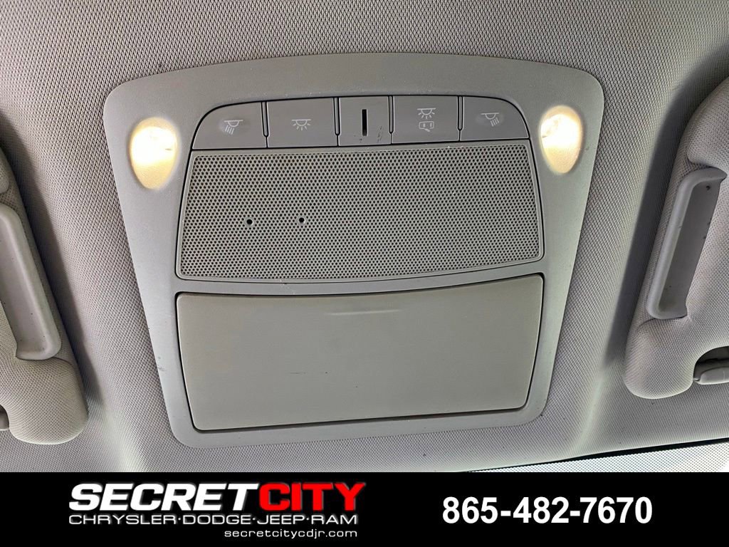 Used 2018 Nissan Pathfinder SV FWD image 18