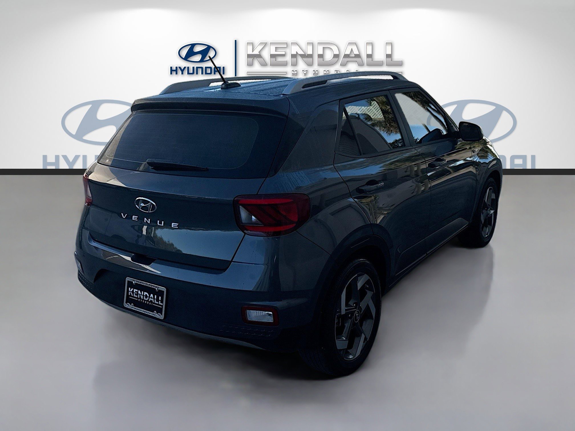 Used 2023 Hyundai Venue SEL image 6