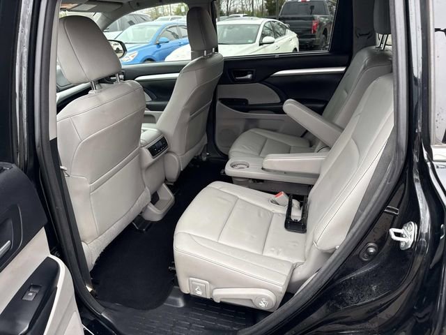 Used 2015 Toyota Highlander XLE image 17