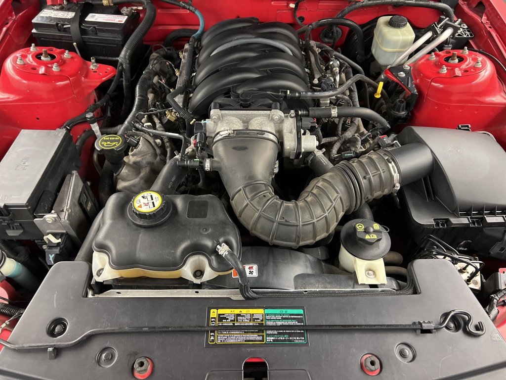 Used 2005 Ford Mustang GT Premium image 33